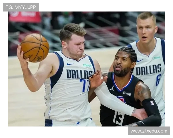 独行侠迎战快船,两队星光闪耀激烈对决,谁能掌控西部榜首之争