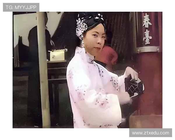 极限运动女神杨娜的挑战与坚持：一段不平凡的旅程回顾