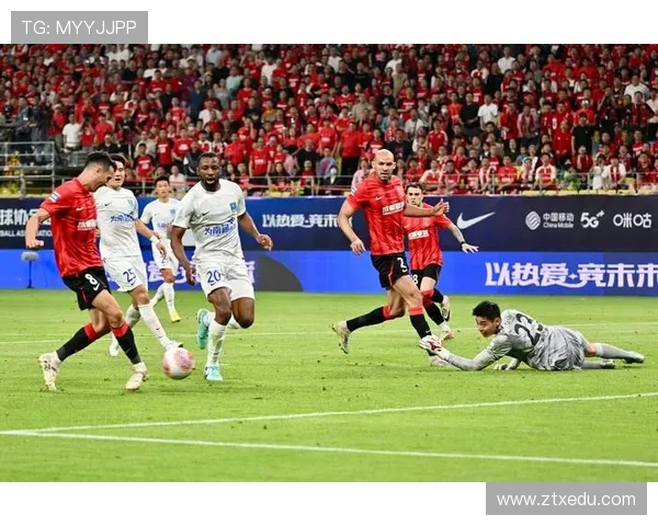 韦世豪率队再掀进攻狂潮展现中国足球新生力量与激情