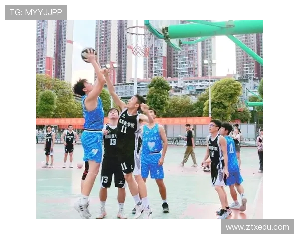 以篮球为纽带探索团队合作与拼搏精神在青年成长中的重要作用