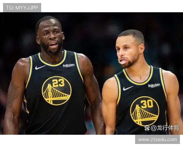 2017季后赛勇士与爵士第三场对决精彩回顾与赛后分析